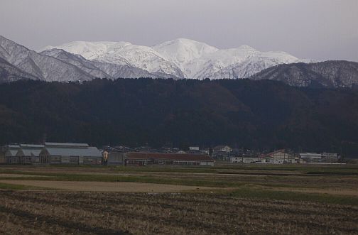 今日の朝日岳　　あさひ野小学校前からの画像