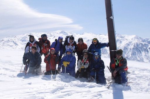 初雪山山頂にて　　朝日岳をバックに　　08.3.9    photo by Sの画像