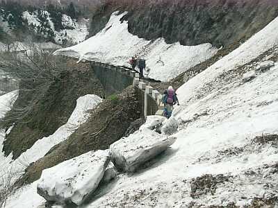 越道峠の手前 04.5.3 越道峠の手前 04.5.3の画像