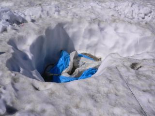 雪が深くて　　　05.6.13の画像
