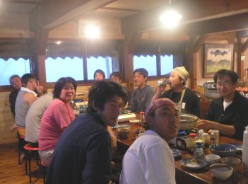 ご苦労様でした！！…打ち上げ風景の画像