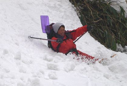 得意の「シリ（尻）セード」で、おおはしゃぎ！…の私　　　千石城山にて　　photo by shunの画像