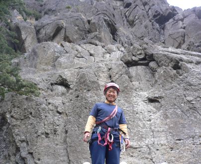 自分が登ったルート辺りを背に 三つ峠・屏風岩にて 06.4.23 自分が登ったルート辺りを背に 三つ峠・屏風岩にて 06.4.23の画像