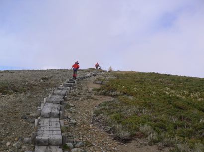 １９日の、朝日岳山頂の画像