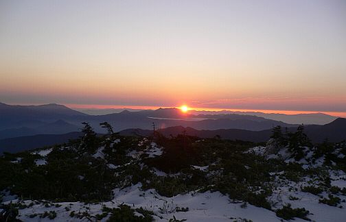今シーズン、最後で最高のご来光かも 06.10.10 photo by kanae 今シーズン、最後で最高のご来光かも 06.10.10 photo by kanaeの画像