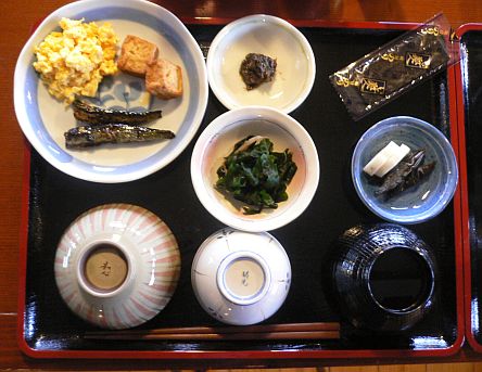 今年の朝日小屋、こちらは朝食メニューの画像