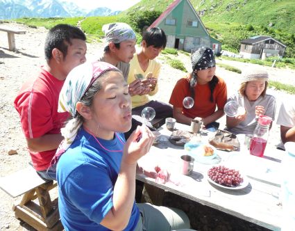 シャボン玉飛んだ…　　午前のお茶タイムにの画像