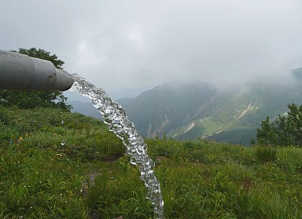 小屋の、大事な大事な「水タンク」から 07.8.11 小屋の、大事な大事な「水タンク」から 07.8.11の画像