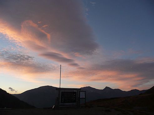 今朝の雲、天気の変化を予感させるような雰囲気での画像