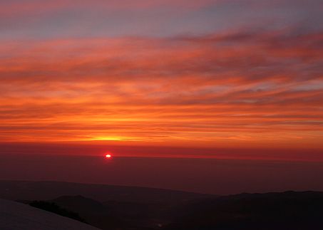 今シーズン、最初の夕焼けの画像