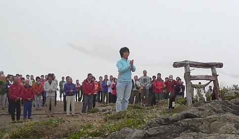 「朝日神社」前で     今シーズンの無事故無事を祈り　　　08.6.28の画像