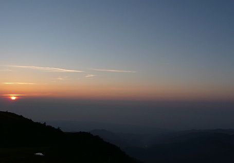 今日の夕焼け　　富山湾の海岸線がくっきりの画像