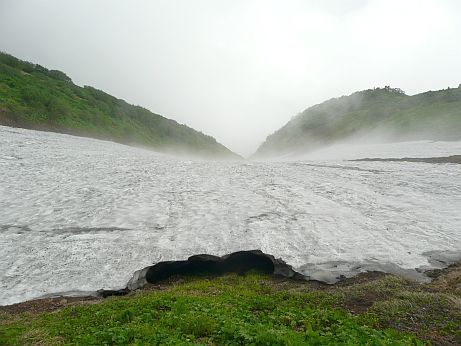 渓を渡る風 朝日岳山頂直下 09.7.31 写真