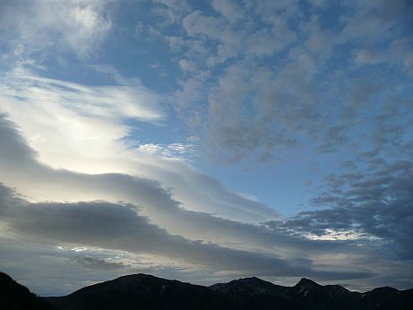 今朝の雲 朝5時半頃 写真