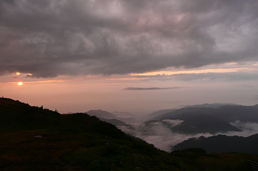 今日の夕焼け 午後6時10分頃 写真
