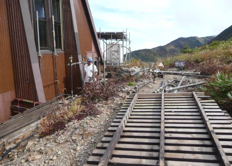 201号室に架かる、「外スロープ」を撤去 写真