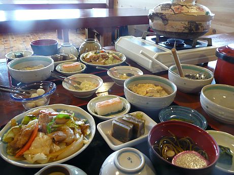 秋メニューの「湯豆腐」も登場して 今日のお客様夕食 写真