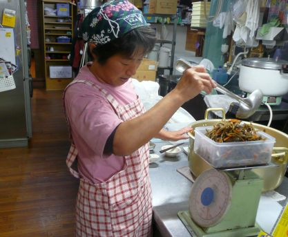 今日作ったお惣菜は、牛蒡と人参のきんぴら 写真