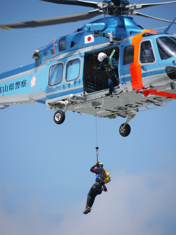 富山県警山岳警備隊の訓練 北アルプス 朝日小屋