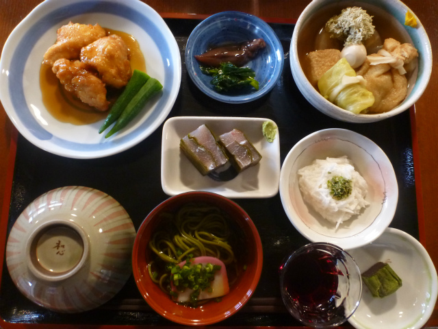 朝日小屋、いつものお夕食 写真