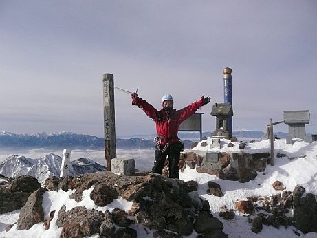 八ヶ岳連峰、赤岳(2899.2m)山頂にて 11.2.8 photo by M 写真
