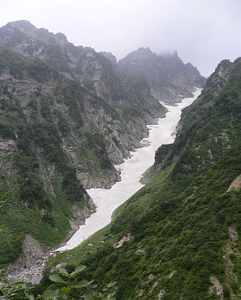 三ノ窓雪渓　　仙人新道から　　05.8.31の画像