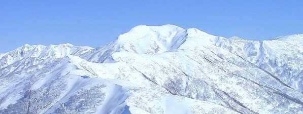 大地山から見る初雪山 03.2.28 photo by shun 大地山から見る初雪山 03.2.28 photo by shun