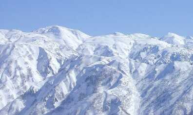 大地山から、朝日岳の眺め 03.2.28 photo by shun 大地山から、朝日岳の眺め 03.2.28 photo by shun