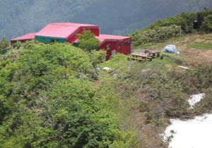 栂海山荘全景